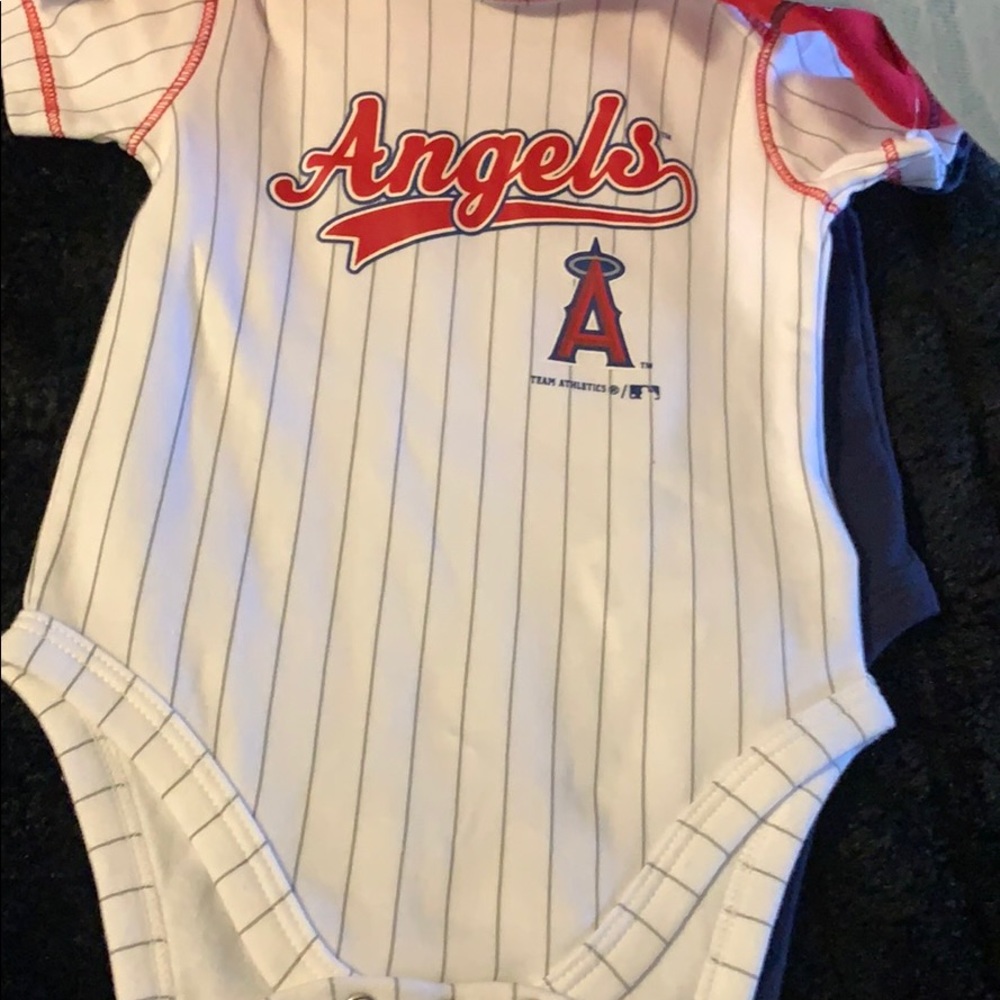 Onsies - Picture 3 of 3